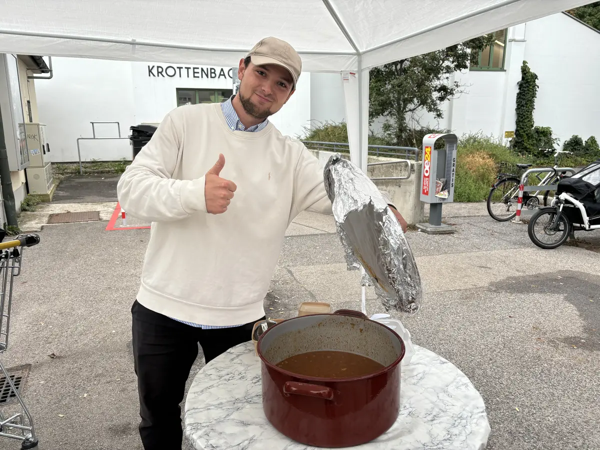 Mario Orth bei der Kindergruppe am Alsergrund, deren Sanierung er finanziert hat